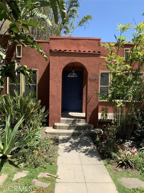Building Photo - 422 N 8th Ave