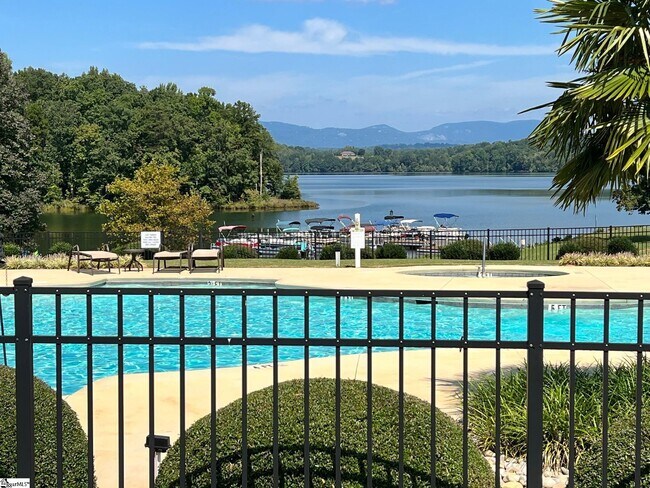 Building Photo - 3 Waterside Ln