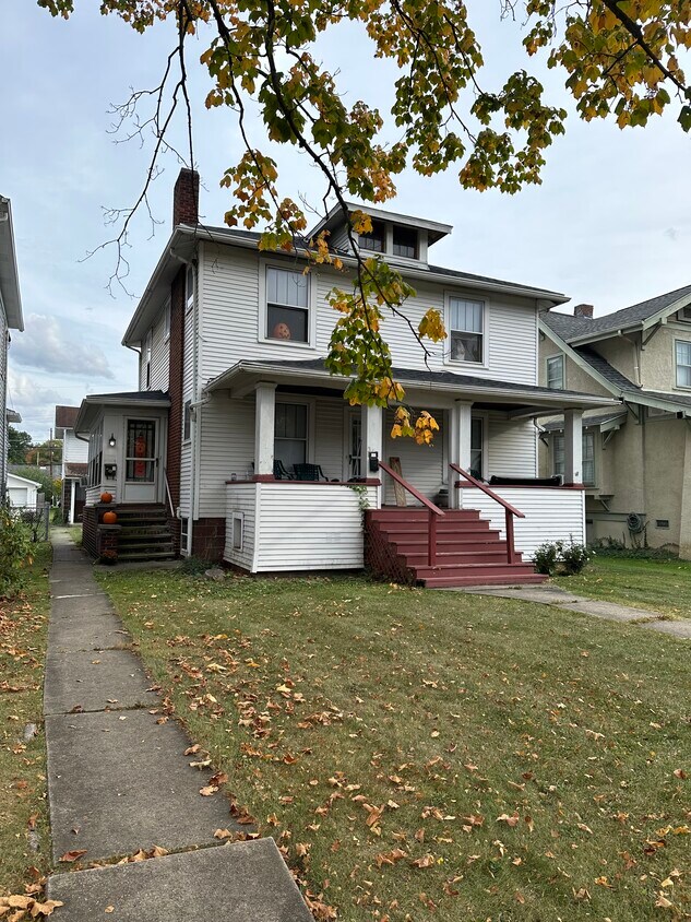 311 Washington Ave Unit Upstairs 2, Wheeling, WV 26003 Apartments in