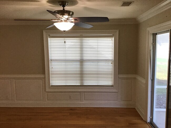 Building Photo - 651 College Park Circle