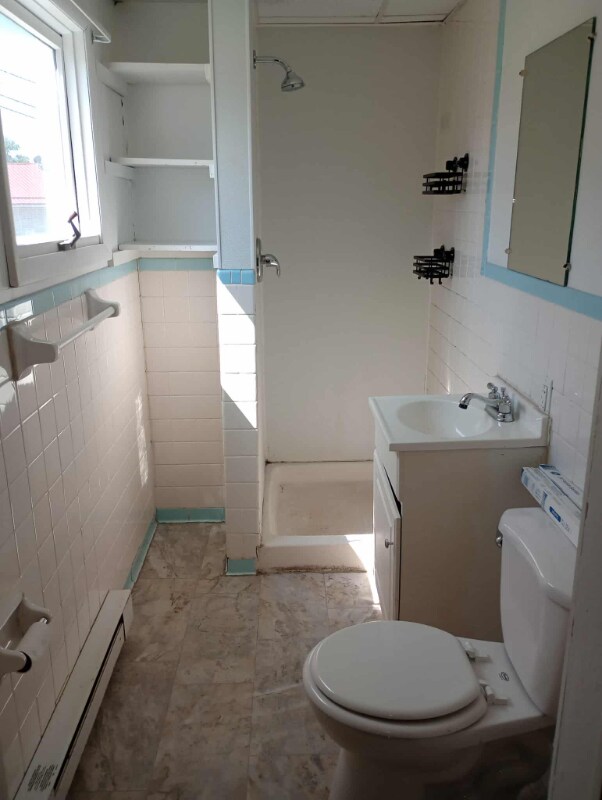 Building Photo - 20 W College Ave