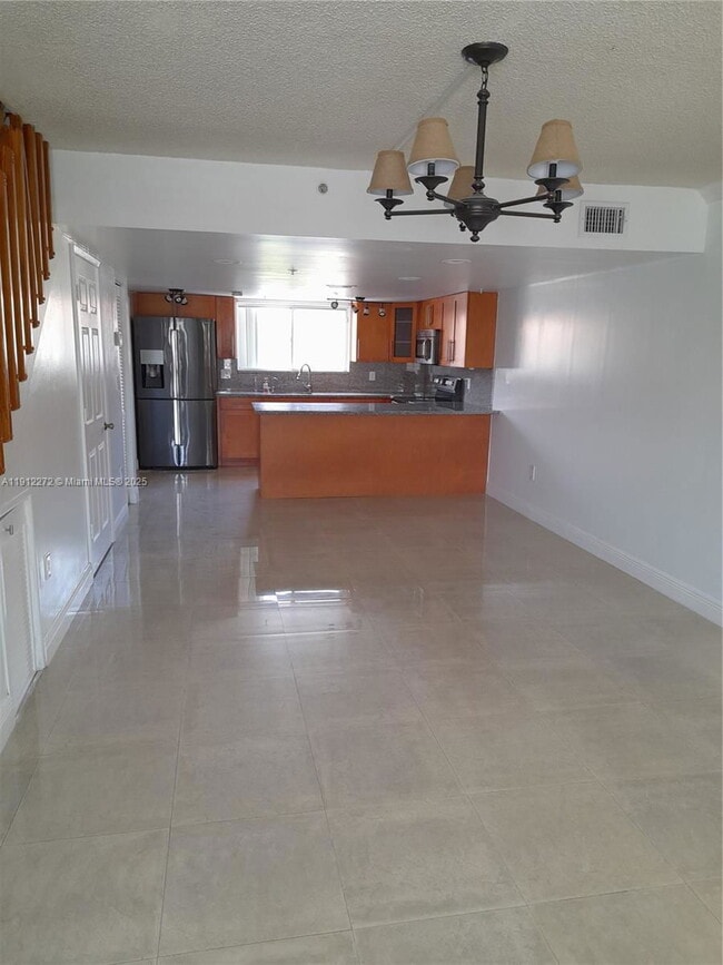 Foto del edificio - 551 NW 82nd Ave