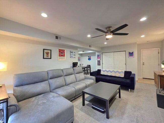 Photo - 2700 Dartmouth Rd Apartment