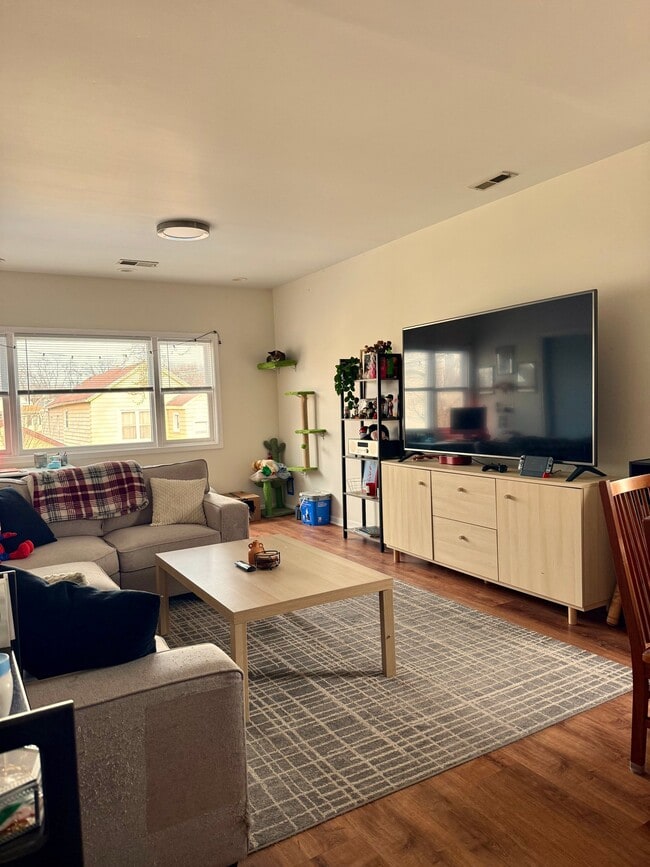 Foto del edificio - 2958 S Throop St