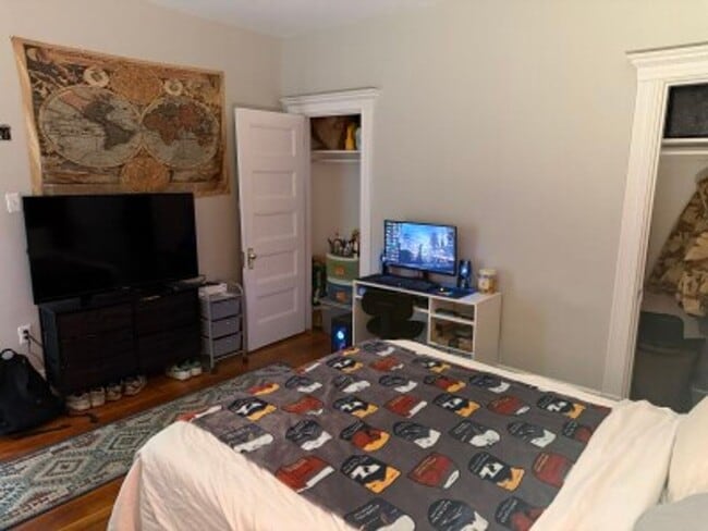 Photo - Allston 4.5 Bed  2 Bath - 9/1 House