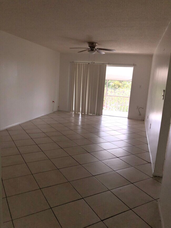 Foto del edificio - 809 W Lancaster Rd