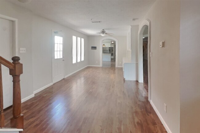 Building Photo - 16915 Misty Creek Dr