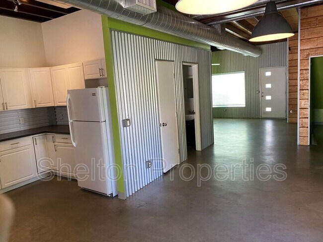 Foto del edificio - 2121 W Hayward Ave