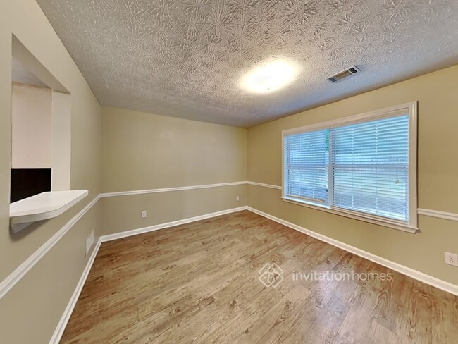 Building Photo - 1020 Omaha Dr