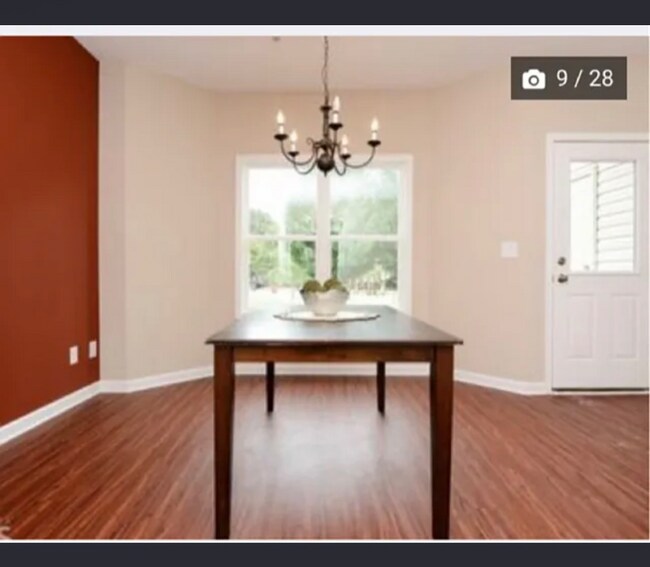 Foto del edificio - 4032 Browne Ct