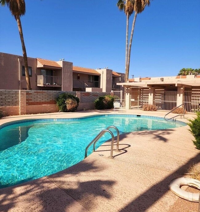 Photo - 6635 E Golf Links Rd Townhome
