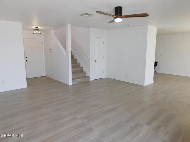 Foto del edificio - 617 Colchester Dr