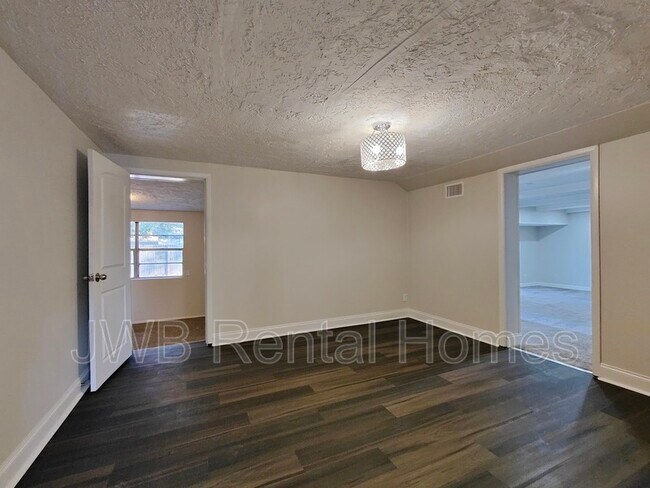 Foto del edificio - 7035 Biddy Ln