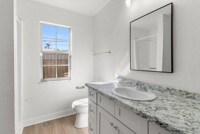 Foto del edificio - 1816 14th Ave SW