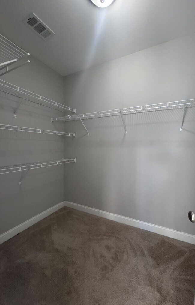 Foto del edificio - 50 Kayton Ct