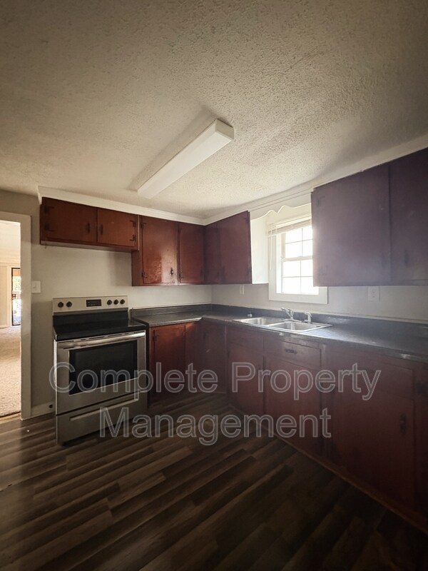 Foto del edificio - 2129 Powderly Ave SW