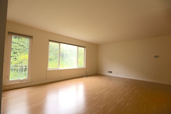 Foto del edificio - Twin Peaks: 1 Bed Apartment w/ Green View,...