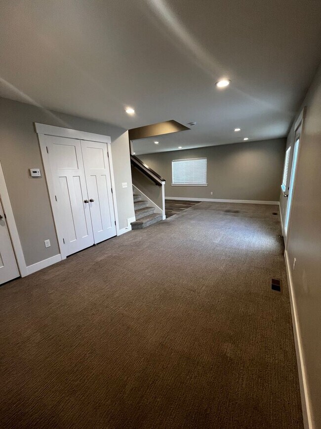 Building Photo - Home in the Heart of Orem