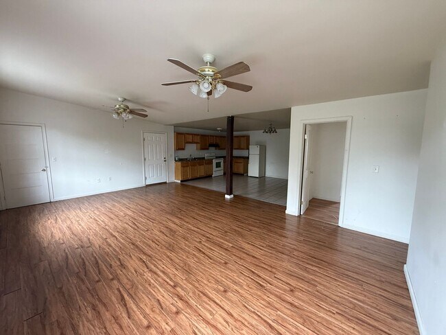 Foto del edificio - 2463 Jefferson St