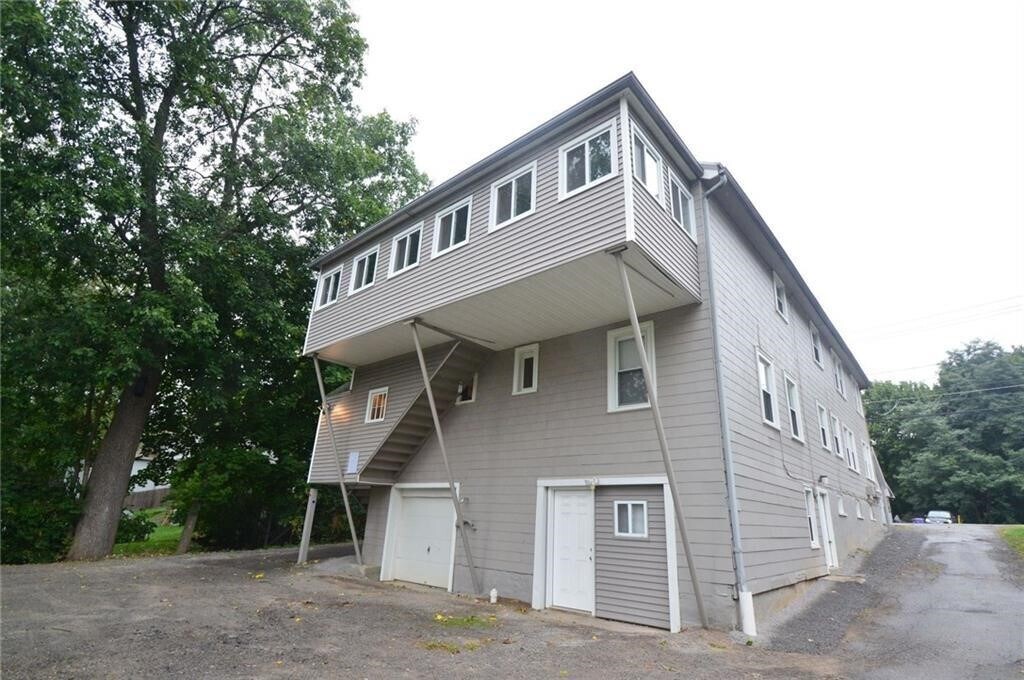 Foto principal - 575 Ridge Rd