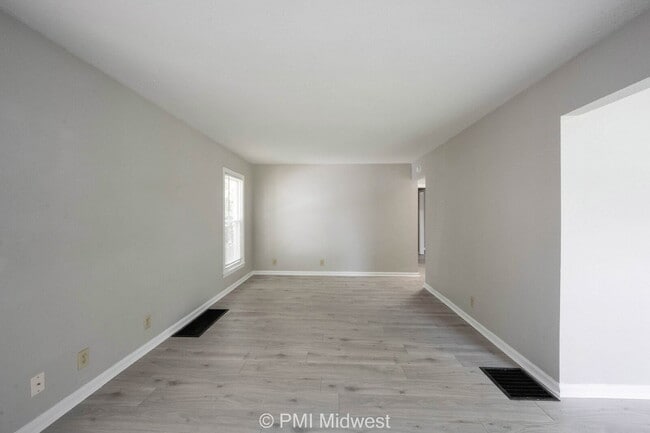 Building Photo - "Charming 3-Bedroom Home in Indianapolis –...