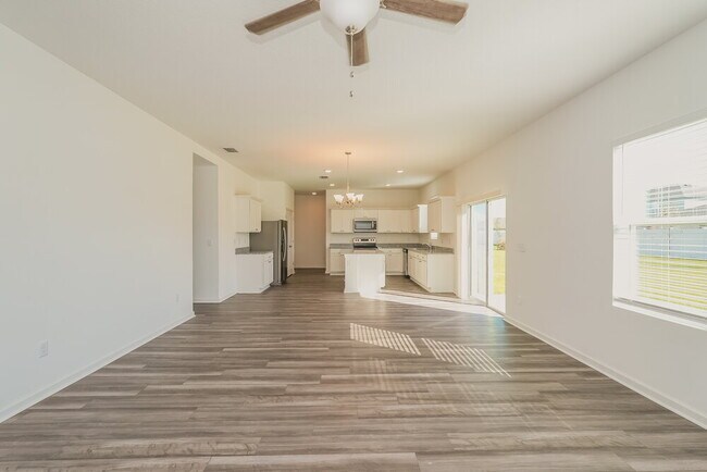 Building Photo - 415 Barrier Reef St