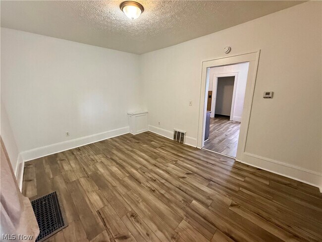 Foto del edificio - 895 Beardsley St