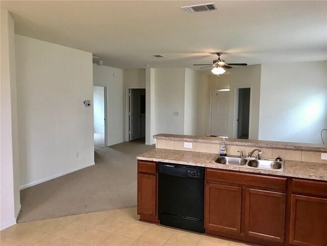 Foto del edificio - 364 Westminster Dr