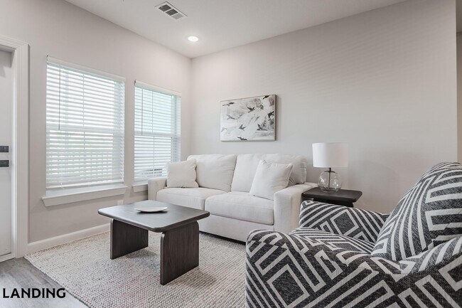 Foto del edificio - 5001 Willowgate Loop