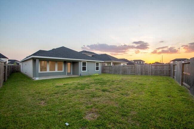 Building Photo - 1630 Fleetwood Xing