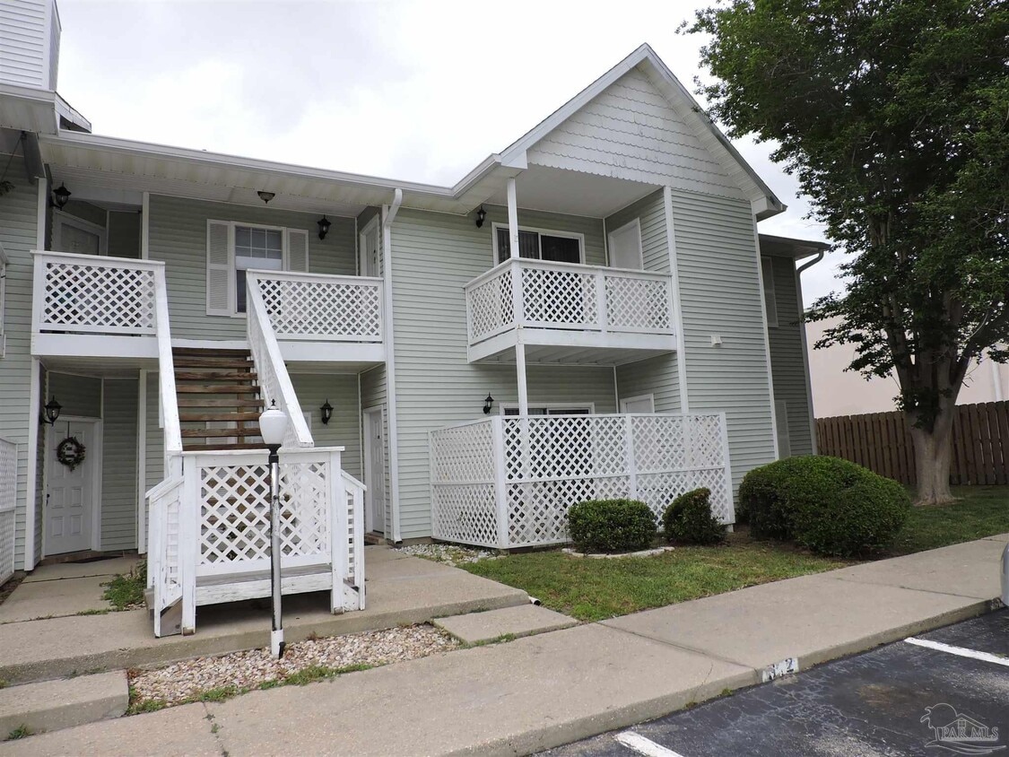 Primary Photo - 601 E Burgess Rd