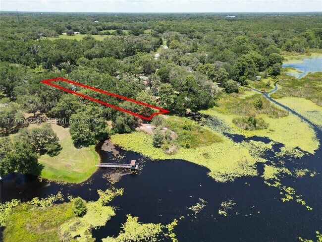 Foto del edificio - 8781 LAKESHORE Dr