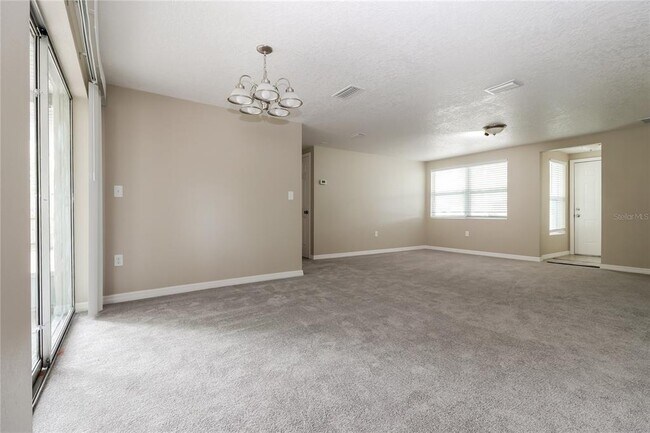 Foto del edificio - 6633 Tripoli Way