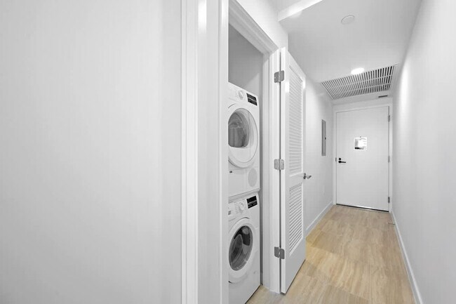 Foto del edificio - 580 72nd St