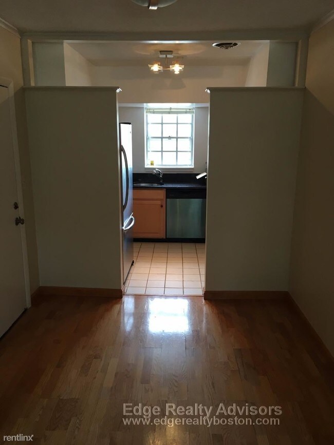 Building Photo - 3 br, 2 bath  - 123  Lake Shore Rd