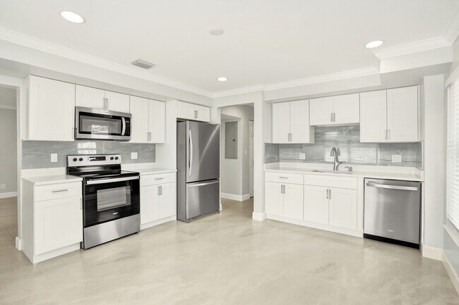 Building Photo - 960 SW 28th St