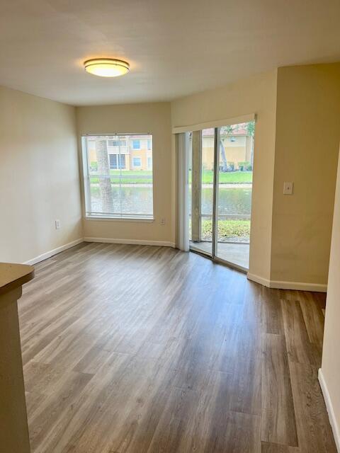 Foto del edificio - 4879 Via Palm Lakes