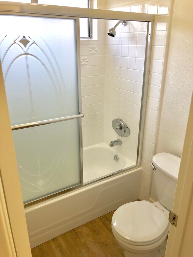 Foto del edificio - 16405 Cornuta Apartments