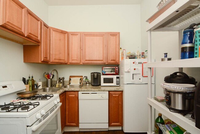 Foto del edificio - 2347 W 24th Pl