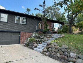 Building Photo - 921 Lennox St