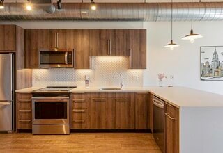 Building Photo - 165 Thorndike St
