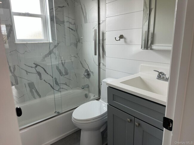 Foto del edificio - 99 N Railroad Ave