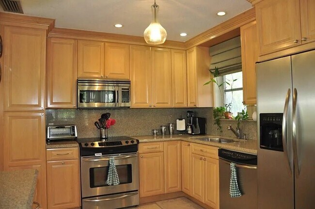 Foto del edificio - 2153 NE 63rd St
