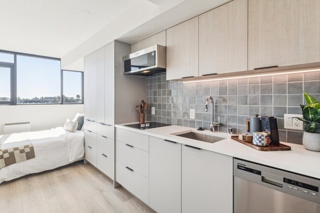 Building Photo - Celeste