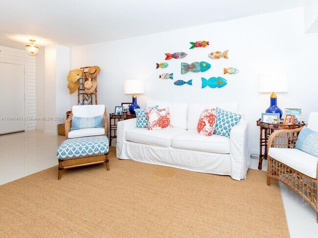 Building Photo - 77 Crandon Blvd