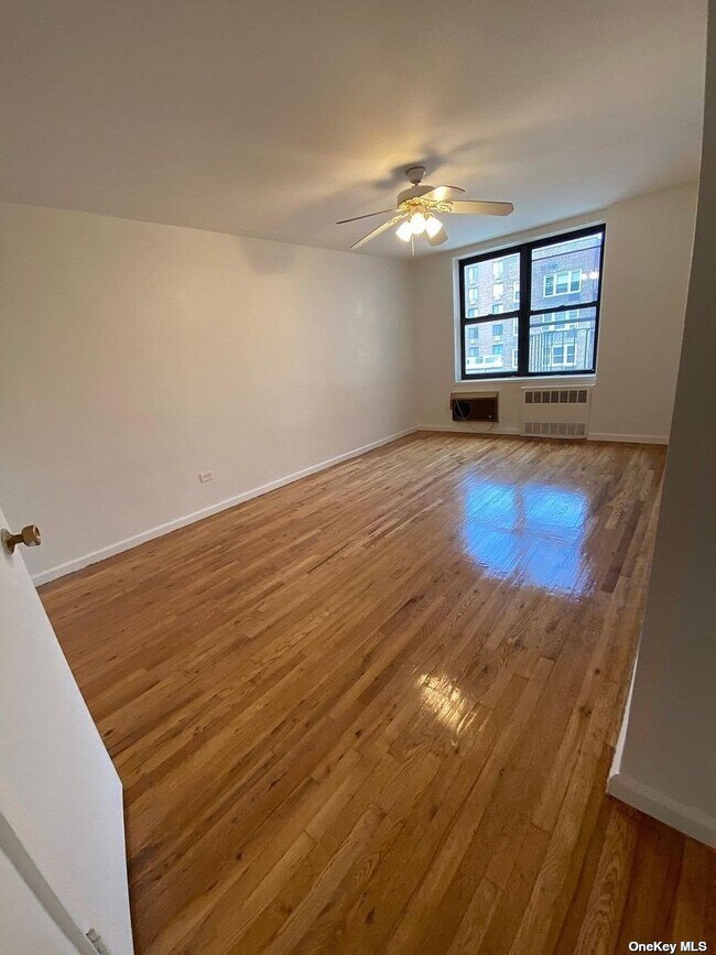 Foto del edificio - 138-15 Franklin Ave