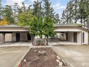 Building Photo - 850 SW Harrier Cir