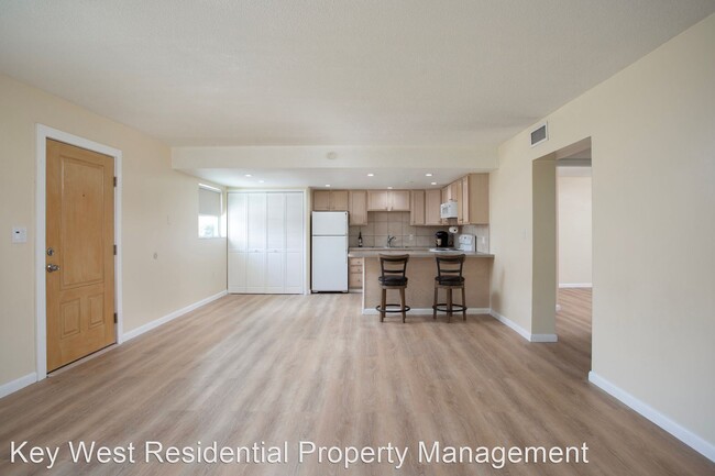Building Photo - 2 br, 1 bath House - 16 Aquamarine Drive, #4