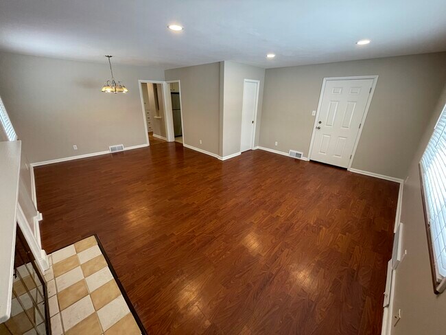 Foto del edificio - 2844 Chamberlain Rd