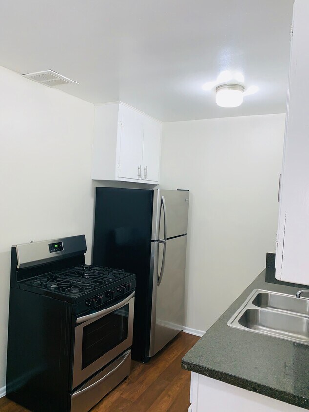 Primary Photo - 1422 Gordon St